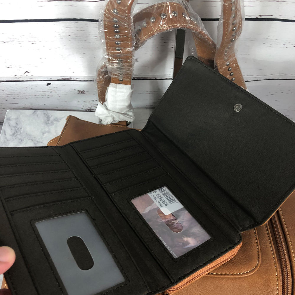 Montana West Tooled Concealed Carry Tote+ Wallet - Picture 4 of 8